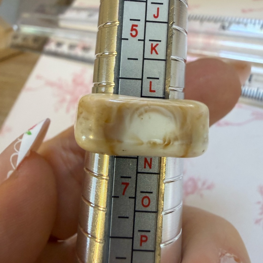 Elegant‎ Tan and Cream Marbled Ring